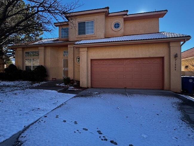 Building Photo - Beautiful 3 bedroom 2 bathroom home.