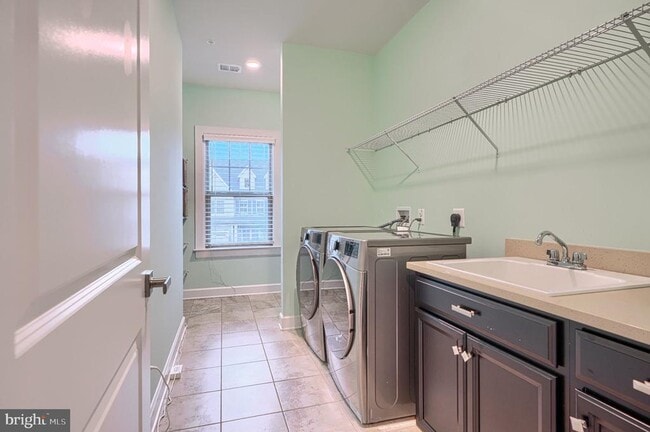 Building Photo - 7142 Starmount Ct