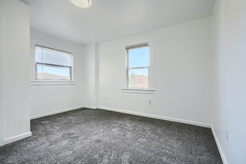 Building Photo - 13 Summerfield Rd