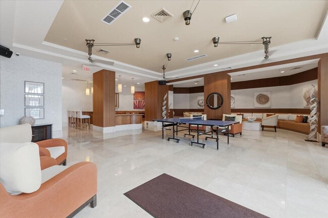 Building Photo - 1945 S Ocean Dr