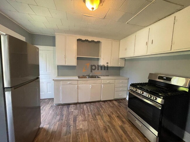Building Photo - 523 1/2 Grove Street