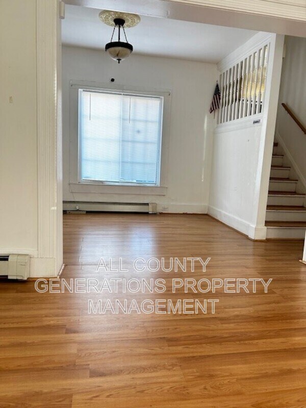 Building Photo - 1361 E 43rd St