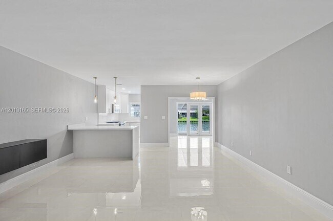 Building Photo - 7108 Laurel Ln