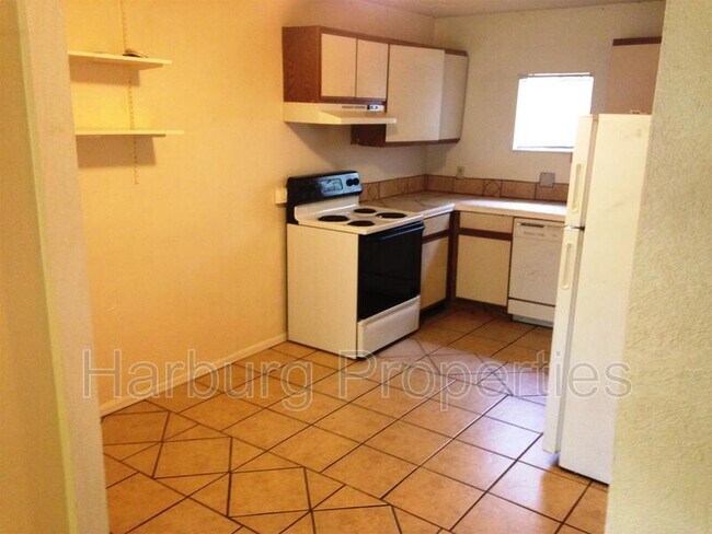 Building Photo - 454 Arapahoe Ave