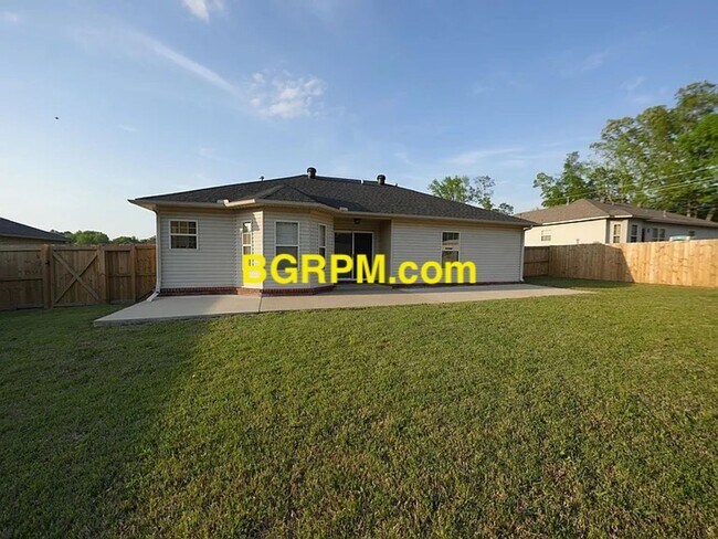 Building Photo - 4 Bdrm, 2 Bath, Cabot Home,