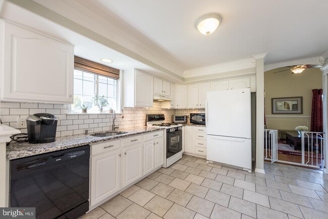 Building Photo - 19 Patriot Ct