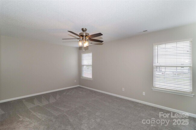 Building Photo - 915 Harbour View Cove NE