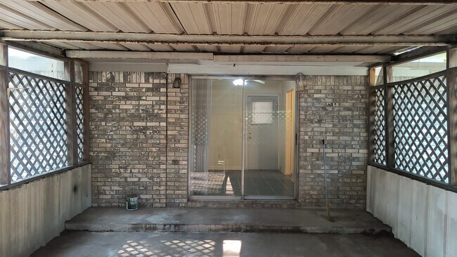 Building Photo - 7211 Rustic Cir
