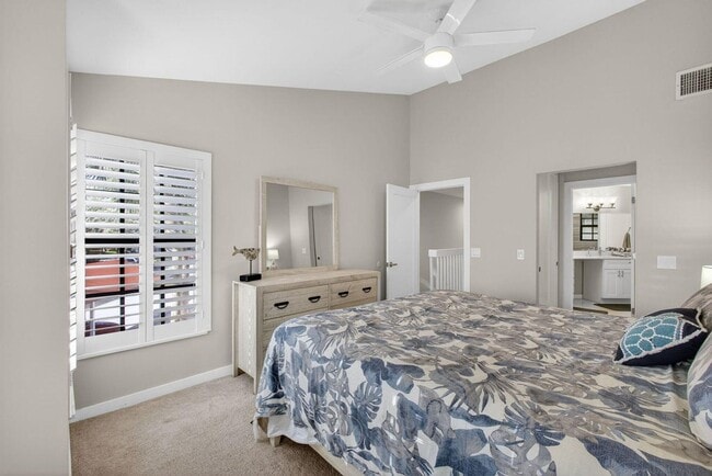 Building Photo - 2320 Treasure Isle Dr