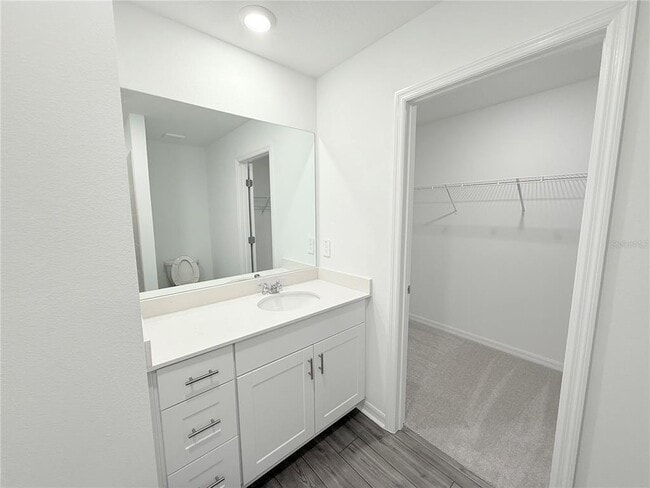 Building Photo - 3809 NE 32nd Ct