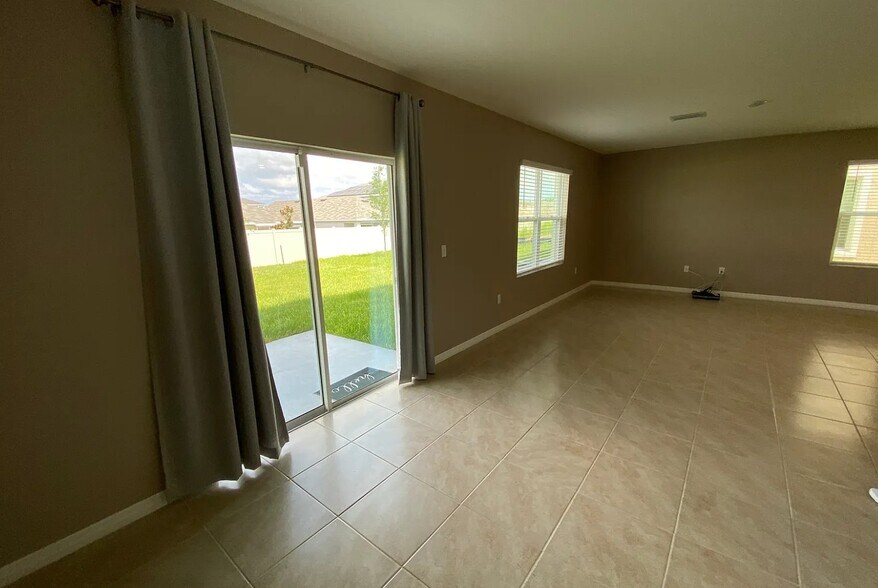 Building Photo - 17055 Oval Rum Dr