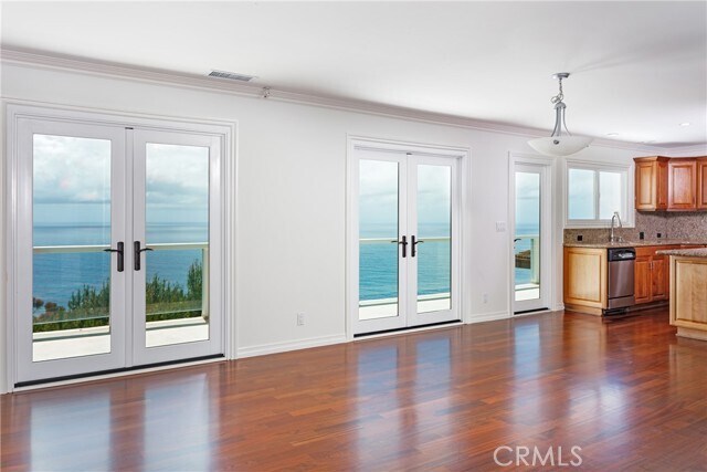 Building Photo - 575 Nyes Pl