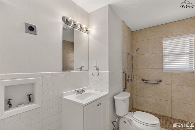 Building Photo - 4728 Eden Ln
