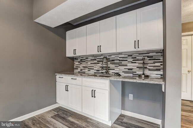 Building Photo - 2733 Quarry Heights Way