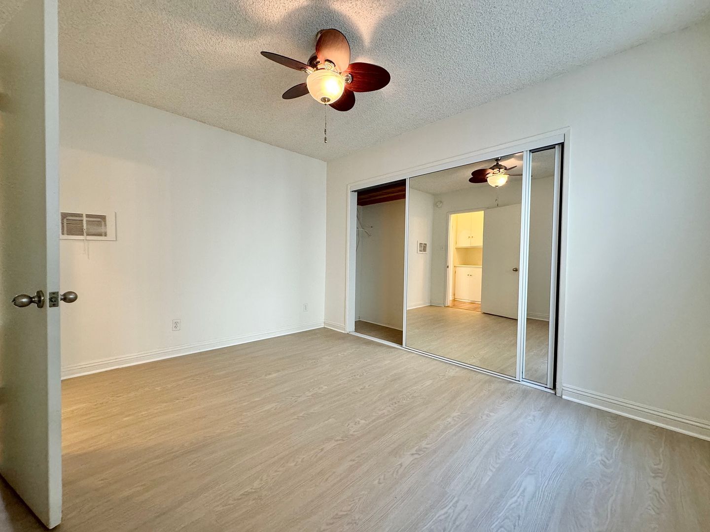 Building Photo - 12618 Pacific Ave