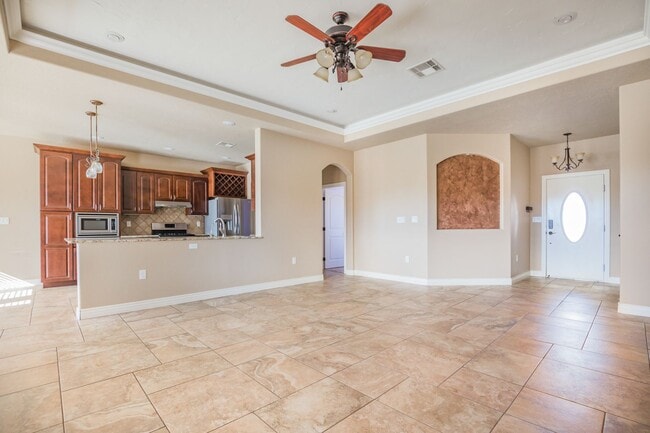 Building Photo - Modern 4 Bedroom 2 Bath Home!