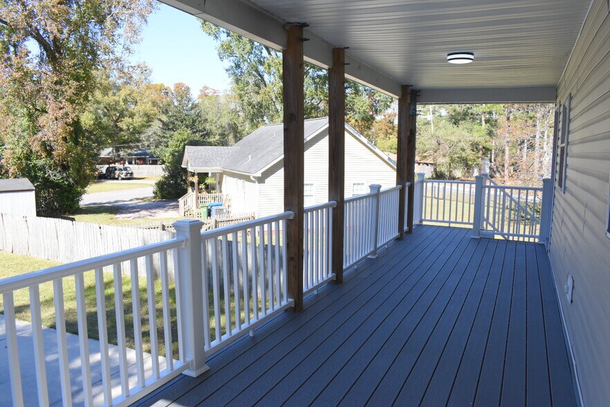 Building Photo - 2109 Wisteria Dr