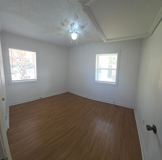 Building Photo - 551 E Miracle Strip Pkwy