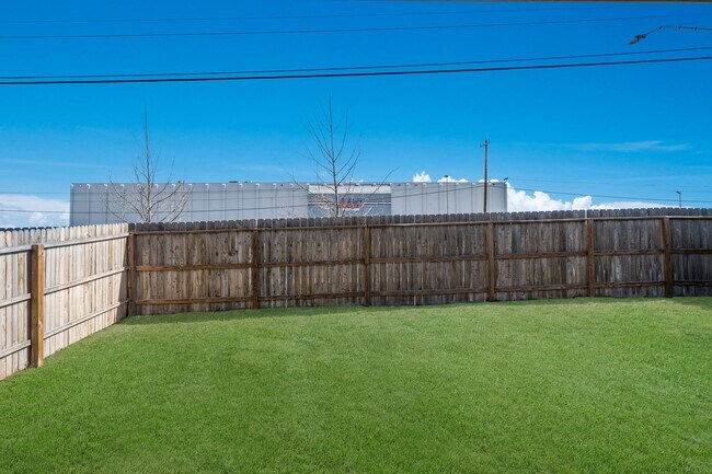 Building Photo - 3-Bedroom Home with Flexible Office Space