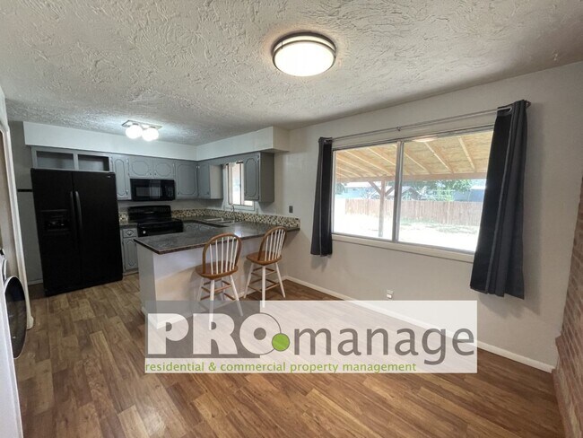 Building Photo - 2 Bed, 1 Bath Single Family Home w/ 1 Car Garage - Idaho Falls