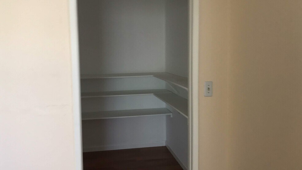 Building Photo - 24312 Dunlavy Ct