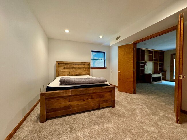 Building Photo - Charming Four-Bedroom Home In Christiansbu...