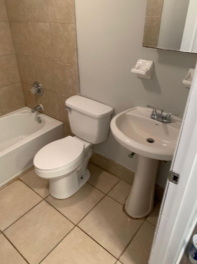 Building Photo - Remodeled 2 bedroom 1 bath in Ocala