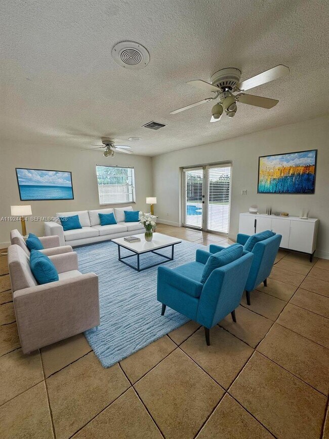 Building Photo - 2911 SW 98th Ave