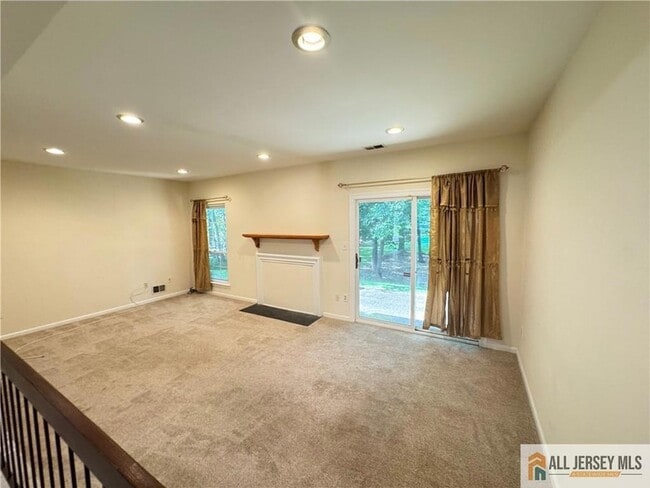 Building Photo - 3606 Cricket Cir