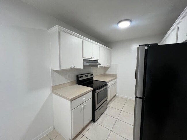 Building Photo - 1200 S Broadway Lantana, FL 33462