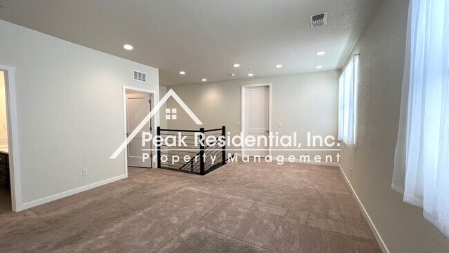 Building Photo - Newer 3bd/2.5ba West Sacramento Home with 2 Car Garage!