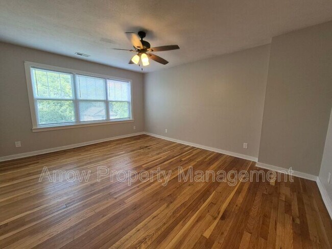 Building Photo - 2727 P St