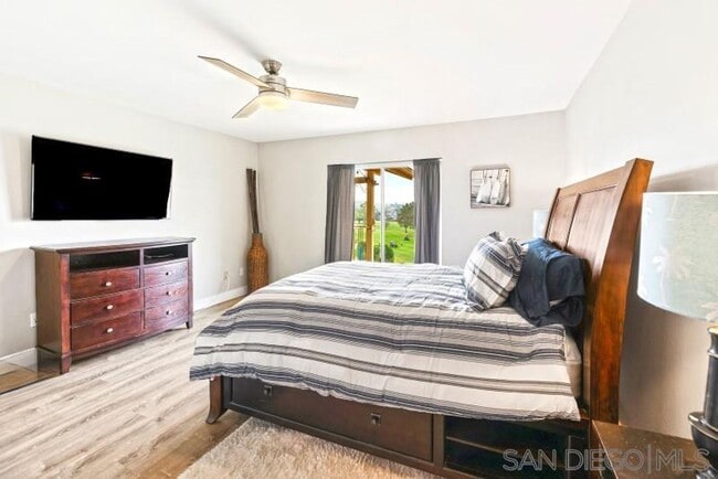 Building Photo - Gorgeous Upper Unit Condo in Fairway Knoll...