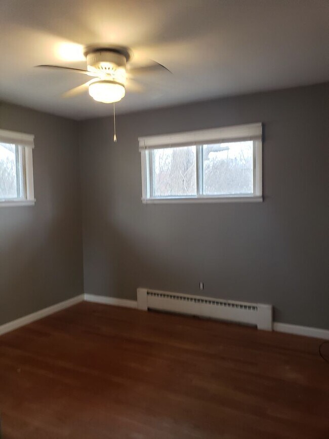 Building Photo - 3 BD Ranch