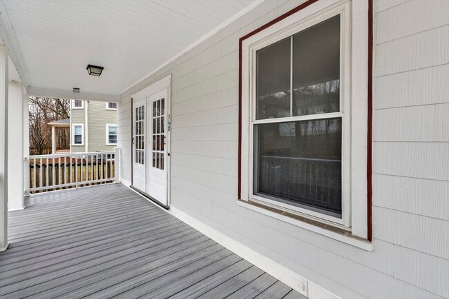 Building Photo - 168 Elliot St