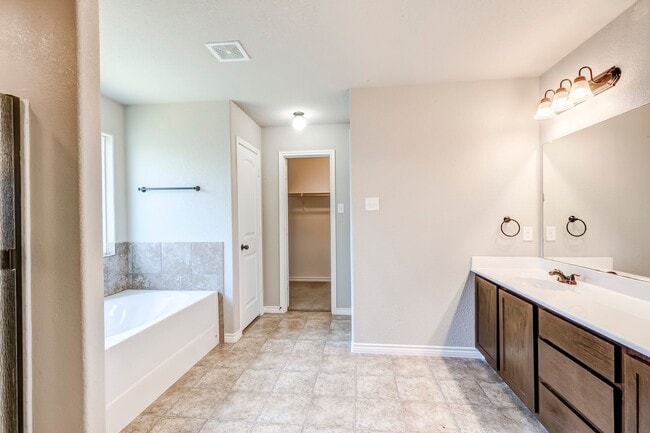 Building Photo - 6302 Castle Gap Dr