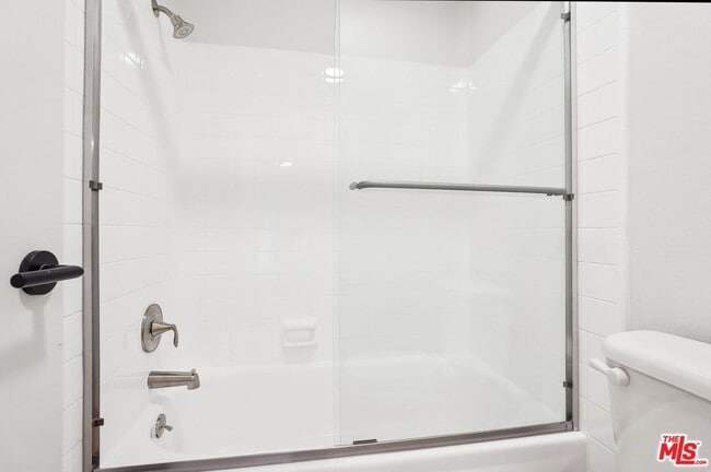 Building Photo - 1352 S Carmelina Ave