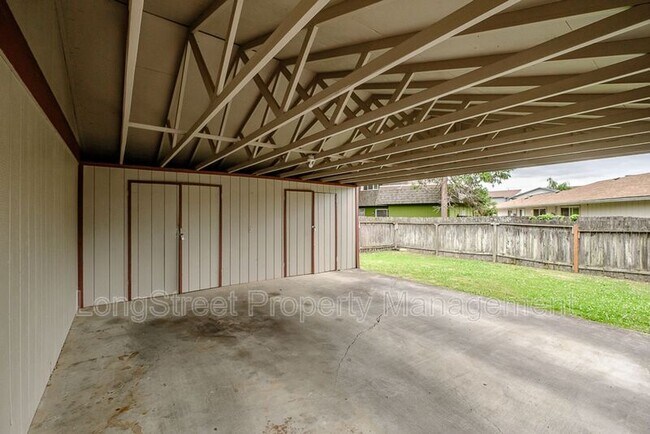 Building Photo - 1950 NW Hayes Ave