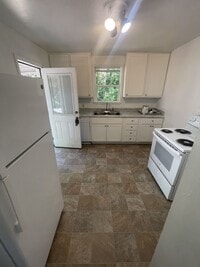 Building Photo - 2421 Renfrow Rd