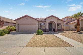 Building Photo - 7233 W Paradise Ln