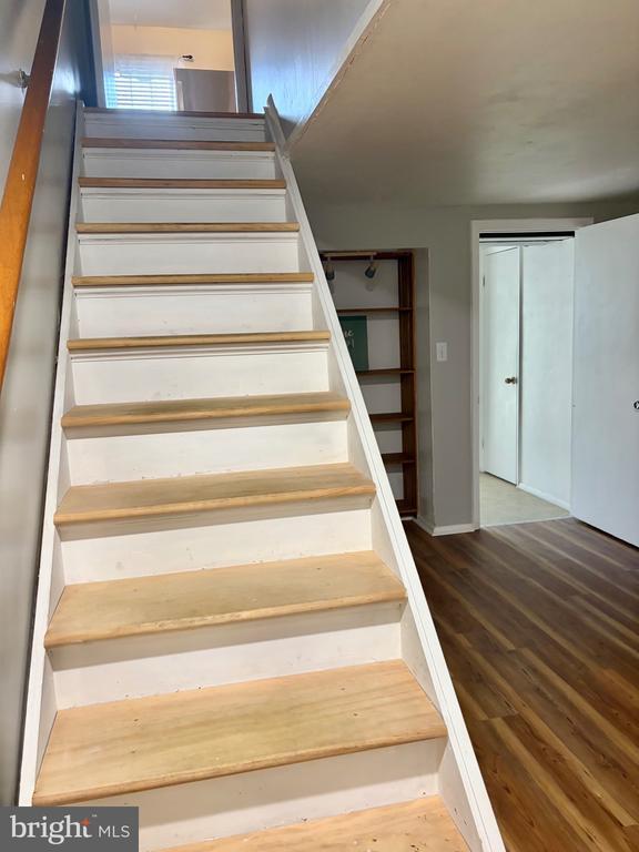 Building Photo - 13 Mitnick Ct