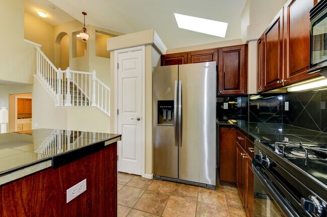 Building Photo - Beautifully Updated 3-Bed Home in Arapahoe...