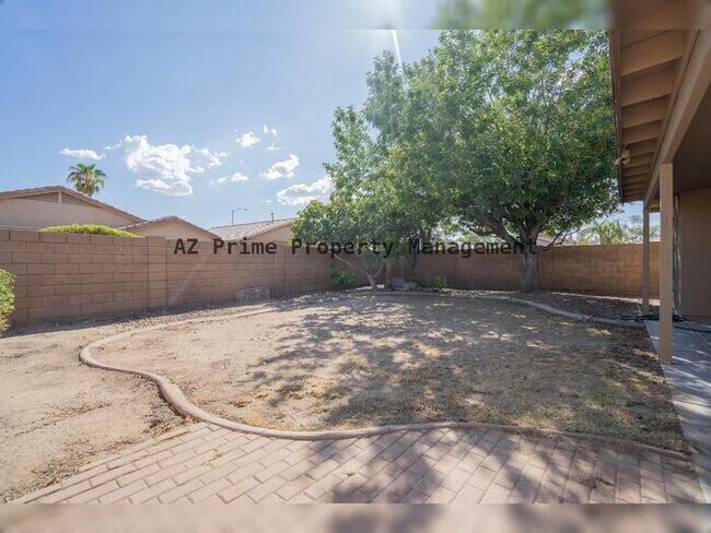 Building Photo - 9461 W Quail Ave