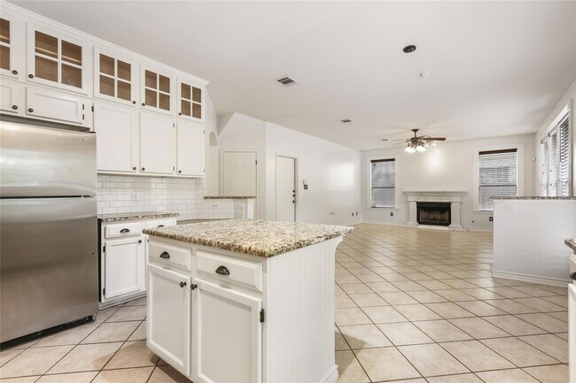 Building Photo - 2604 Stenson Dr