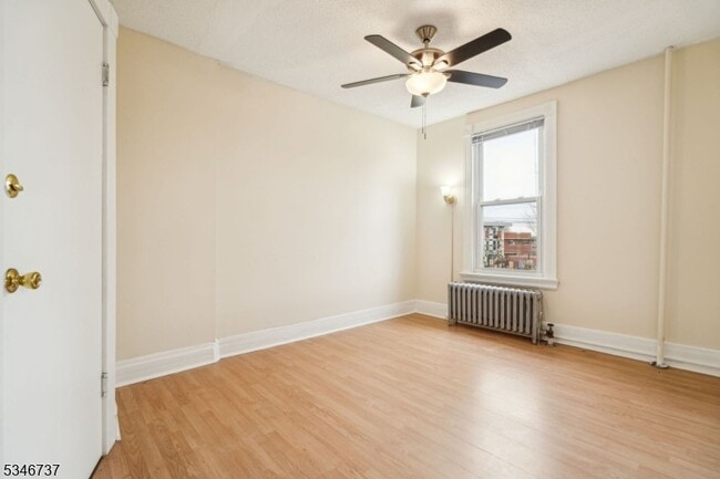 Building Photo - 44 Elm St