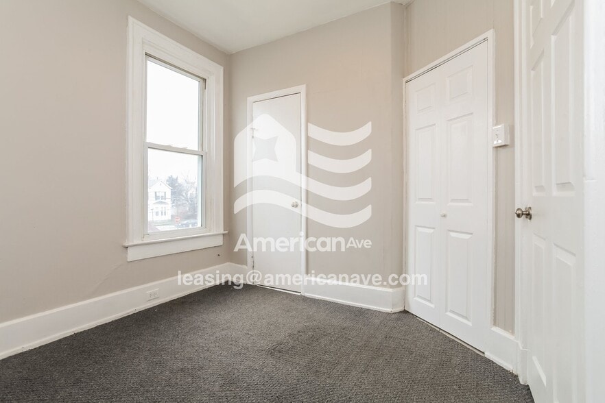 Building Photo - 6310 Highland Ave