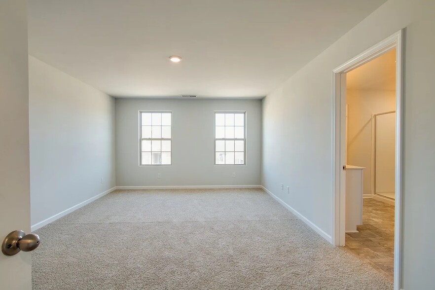 Building Photo - 410 Lauren Ln