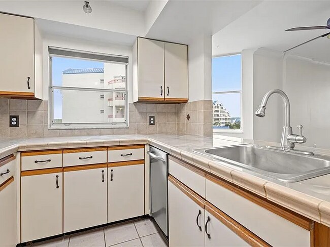 Building Photo - 2333 Feather Sound Dr