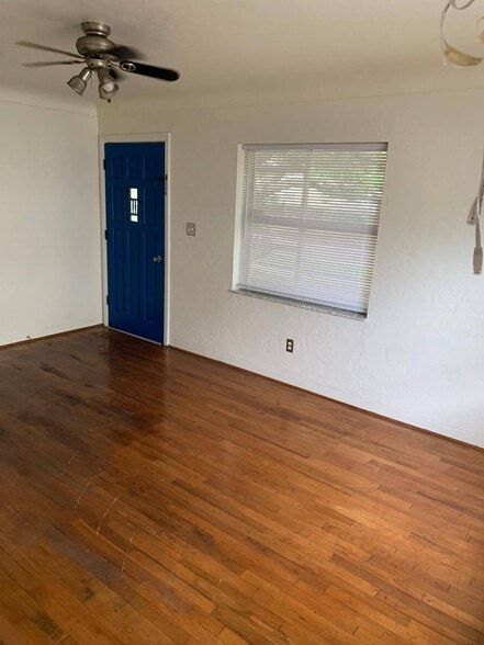 Living Room - 2634 39th Ave N