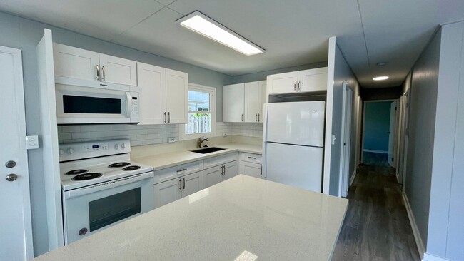 Building Photo - Charming Home in Manoa (3/1.5/2) Available...